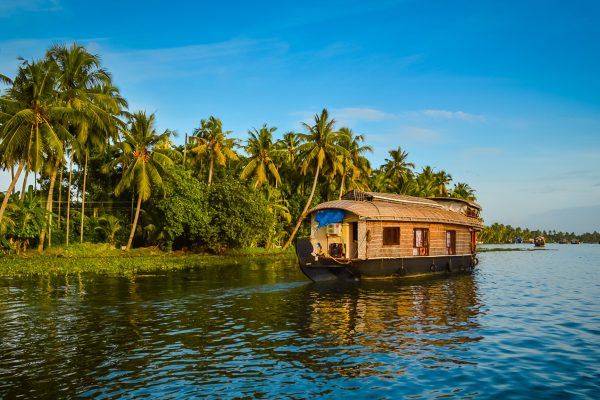 India_Rivers_Riverboat_Alappuzha_Kerala_Palms_527898_2048x1152